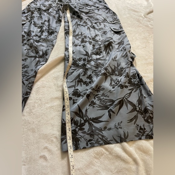 Anthropologie / palazzo utility pants/ wide leg / size XS / 0/ waist 24 - Picture 12 of 16